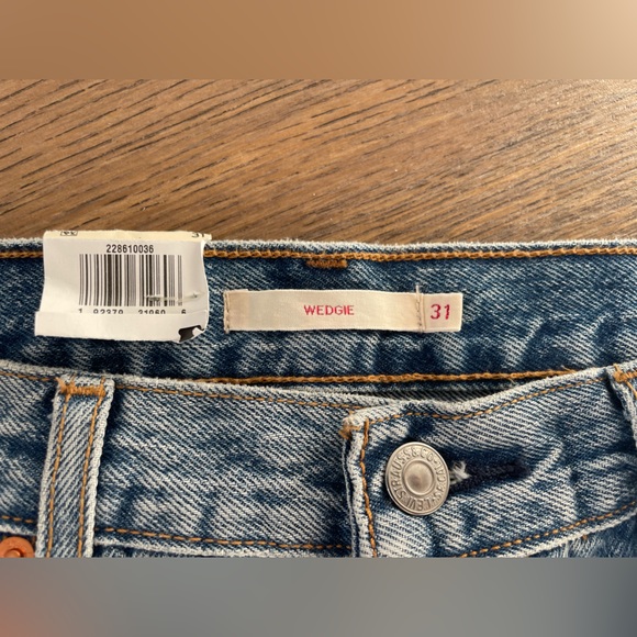 Levi’s Wedgie High Rise Women’s Jeans - Picture 3 of 5